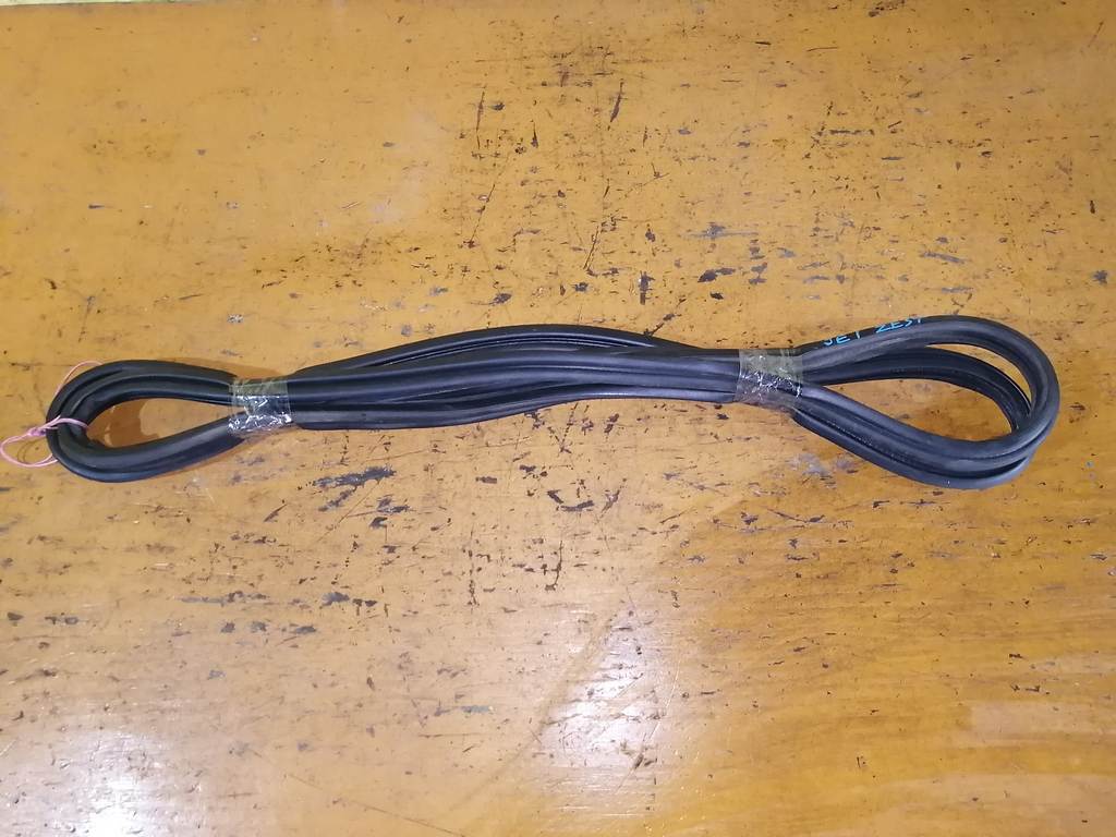 уплотнение багажника Honda Zest