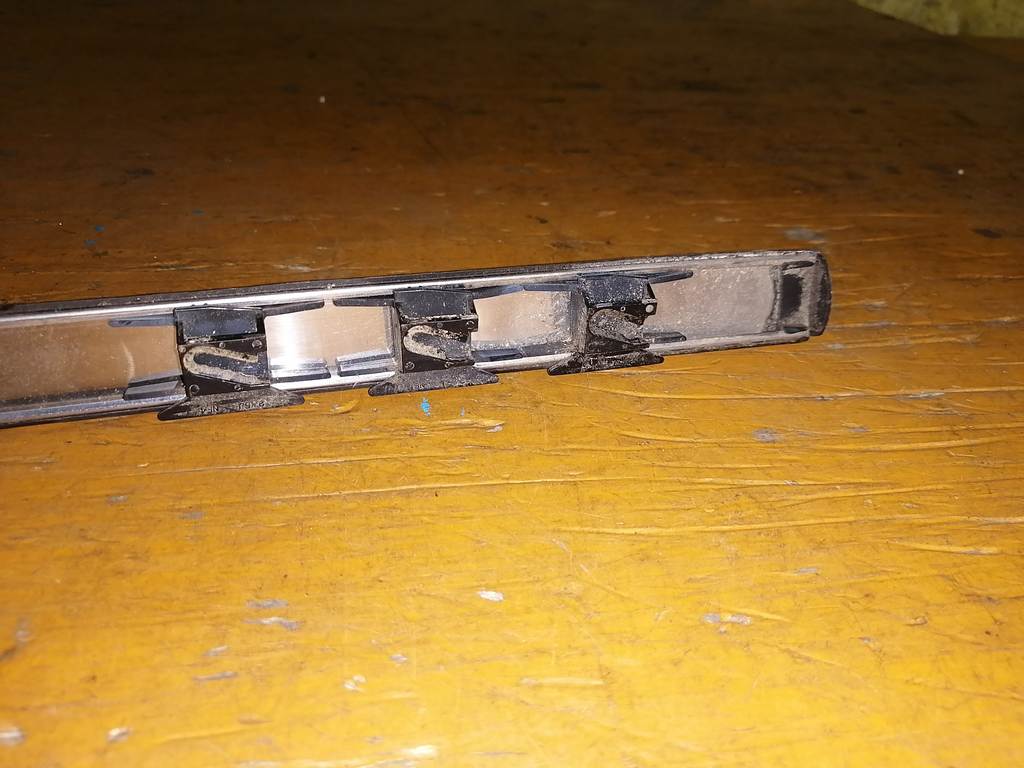 молдинг на крышу Subaru Impreza
