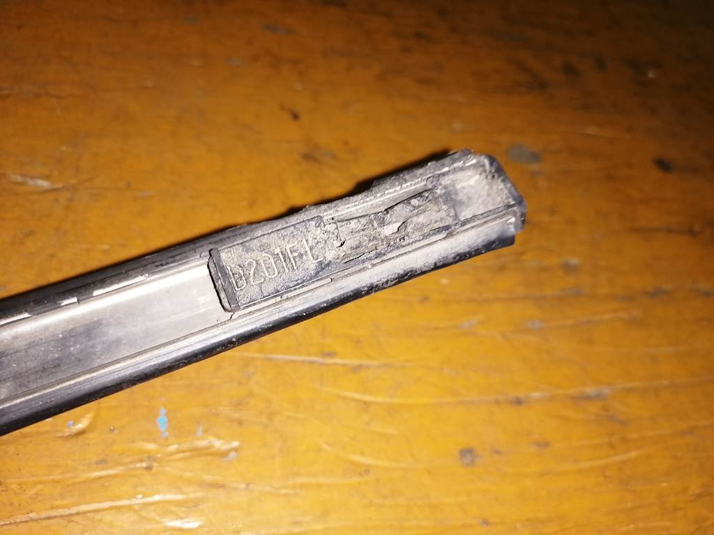 молдинг на крышу Mazda Demio