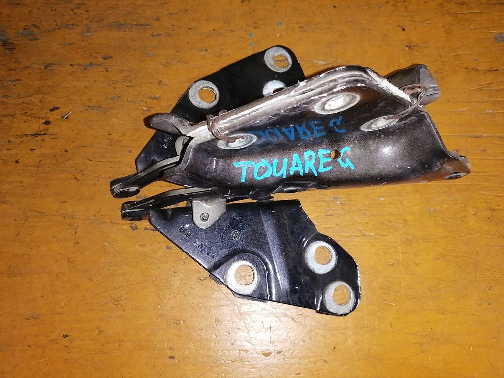 петля капота Volkswagen Touareg