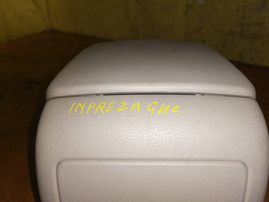 консоль между сидений Subaru Impreza