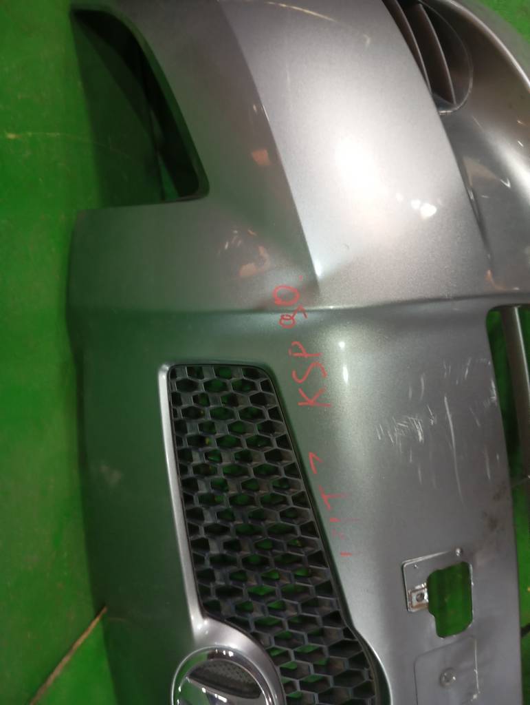 бампер Toyota Vitz