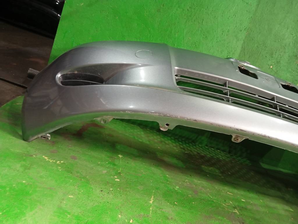 бампер Toyota Vitz