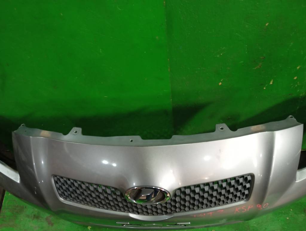 бампер Toyota Vitz