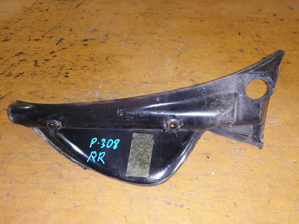 планка под стоп Peugeot 308