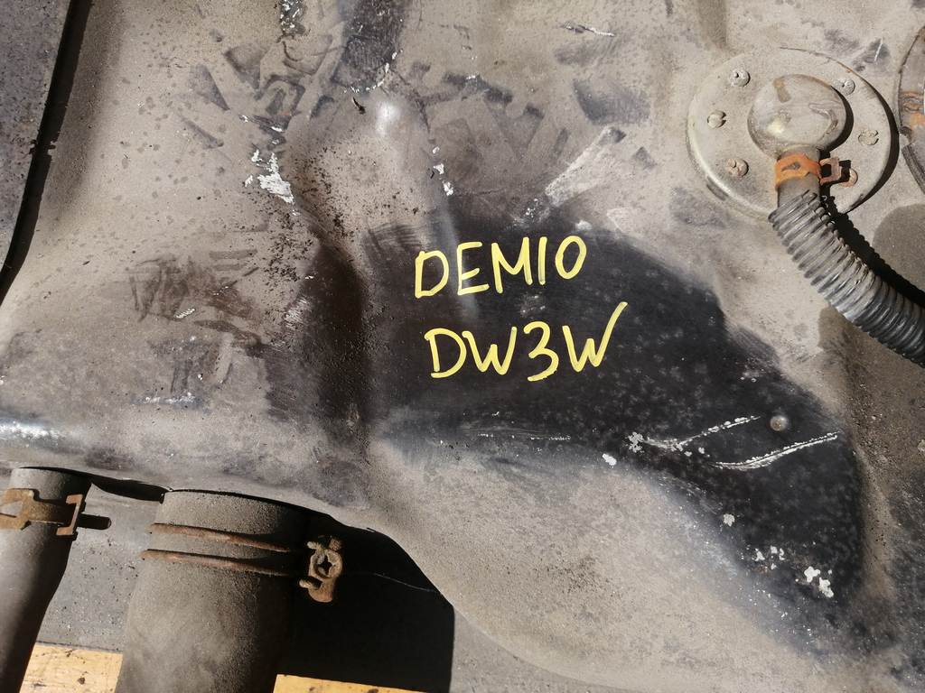 бензобак Mazda Demio
