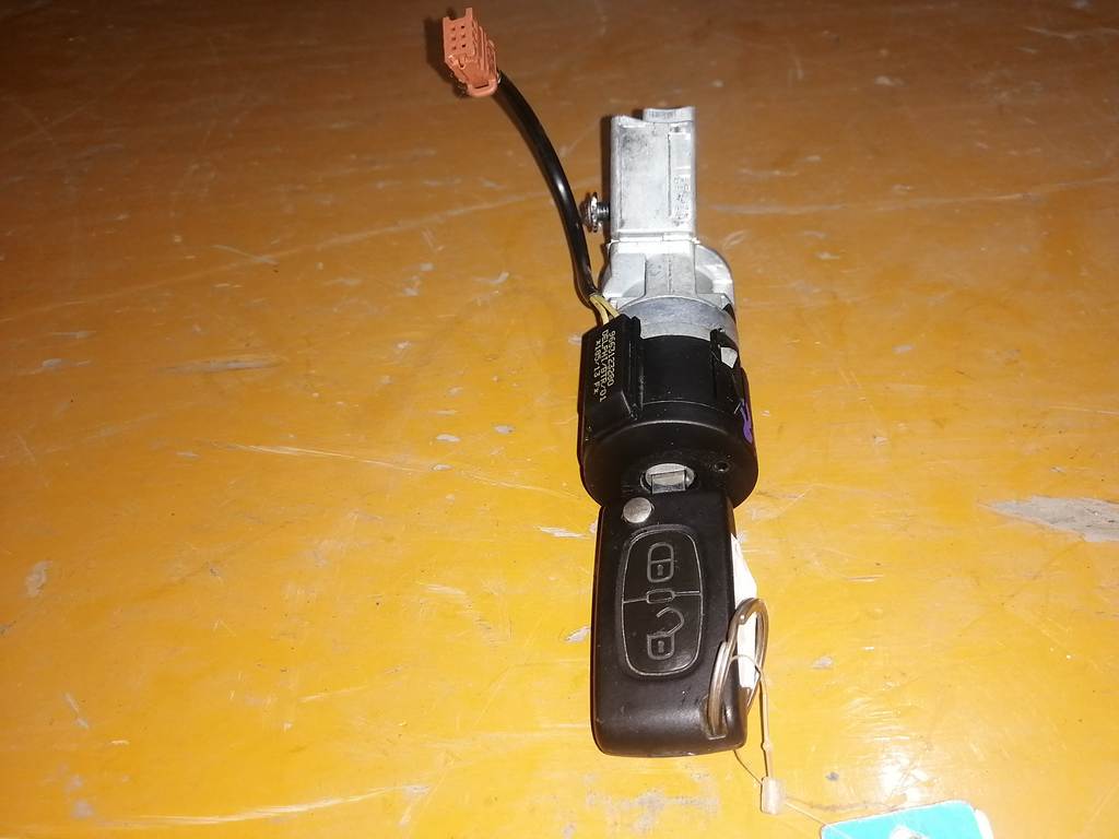 замок зажигания Peugeot 308