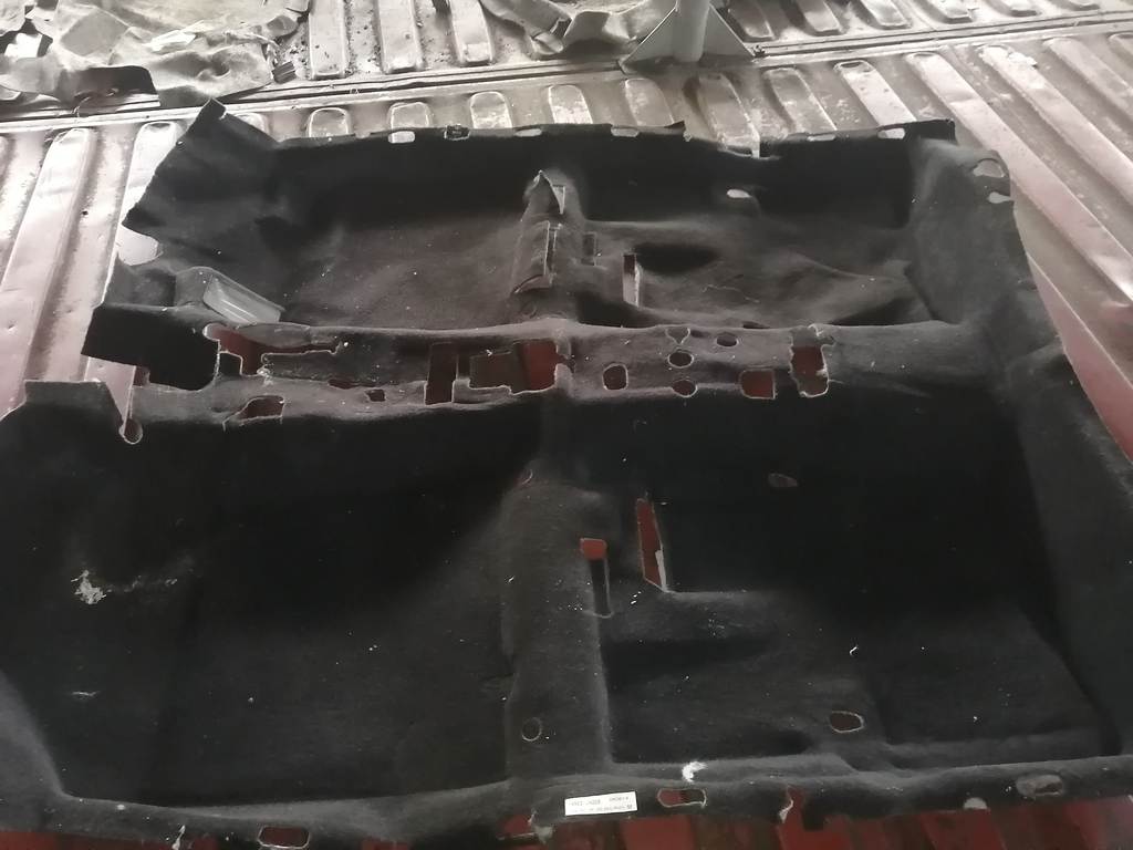 ковер салона Nissan Teana