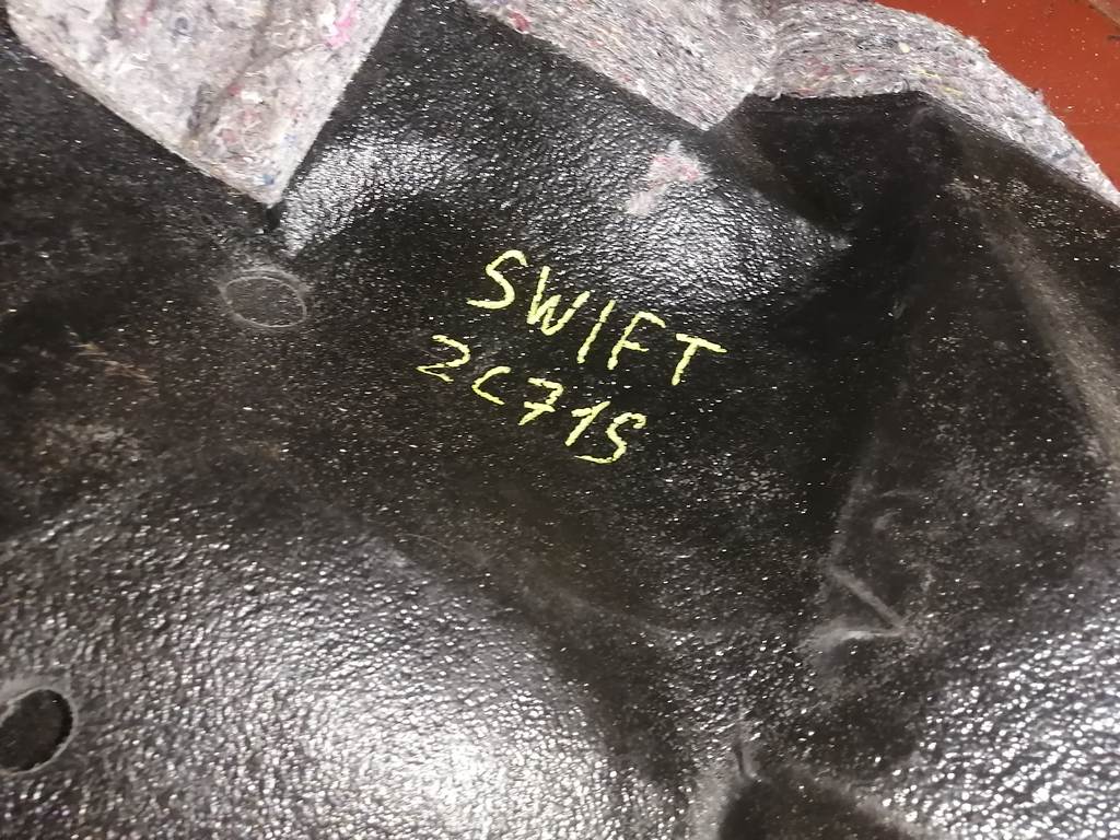 ковер салона Suzuki Swift
