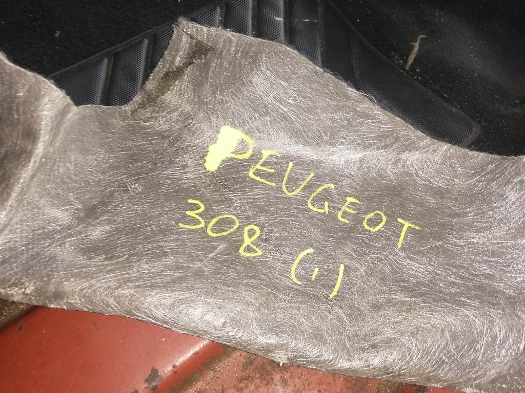 ковер салона Peugeot 308