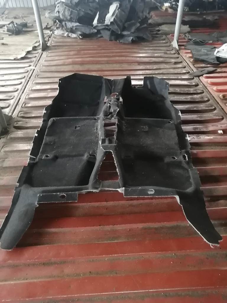 ковер салона Nissan Leaf