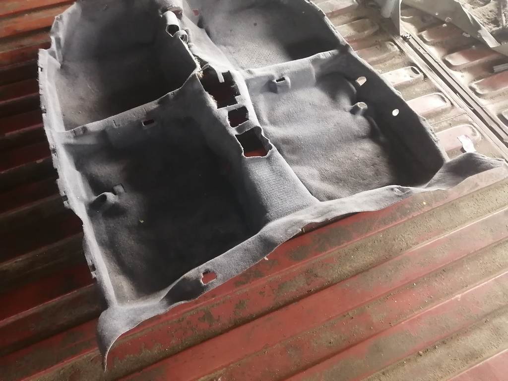 ковер салона Nissan Primera