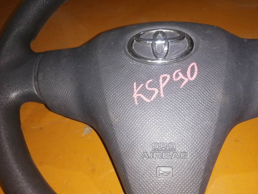 airbag водительский Toyota Vitz