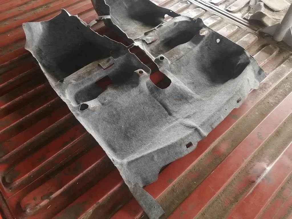 ковер салона Toyota Vitz