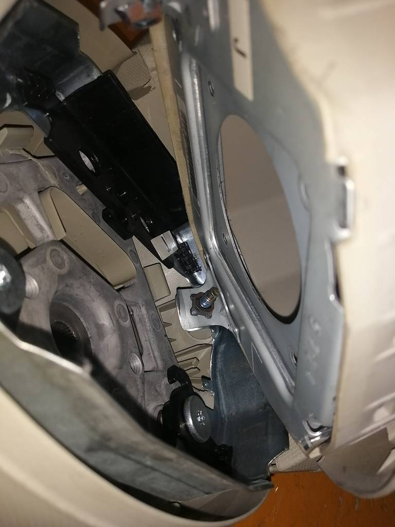 airbag водительский Nissan March