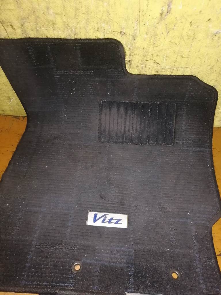 коврик Toyota Vitz