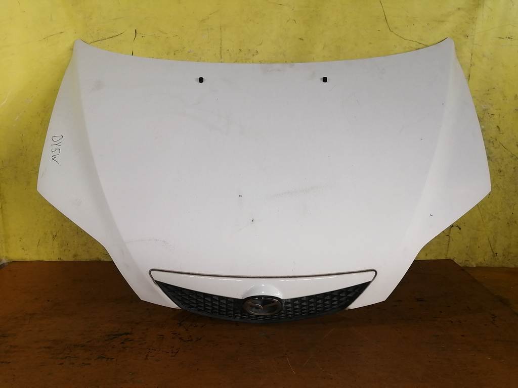 капот Mazda Demio