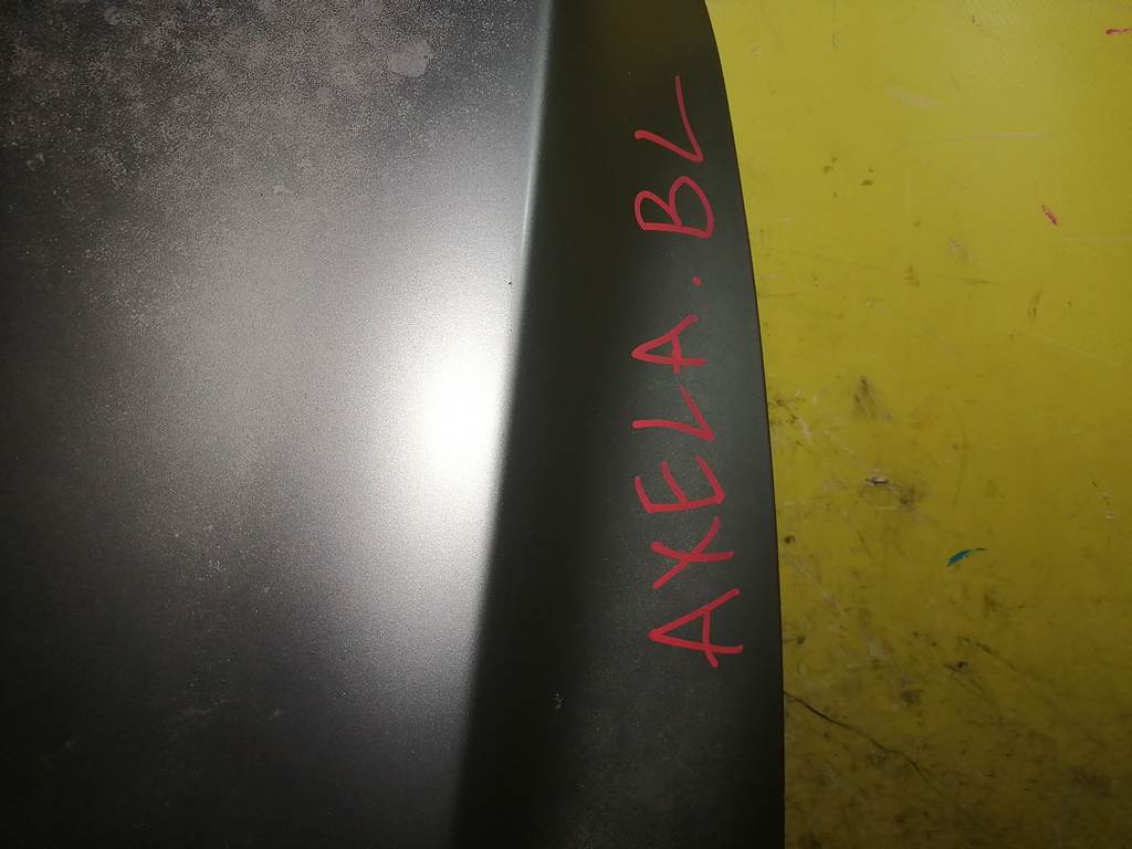 капот Mazda Axela
