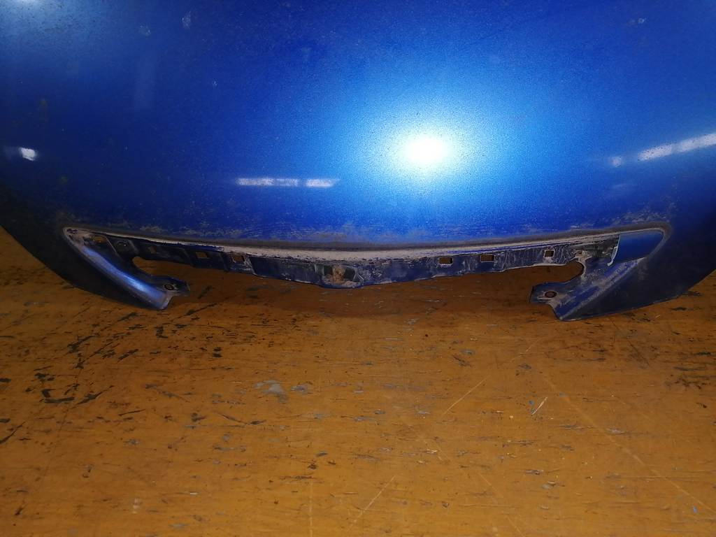 капот Mazda Demio