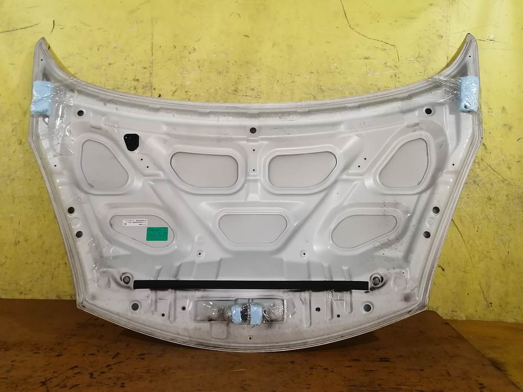 капот Nissan Note
