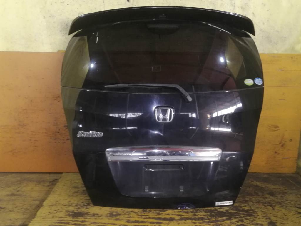 дверь 5-я Honda Freed Spike