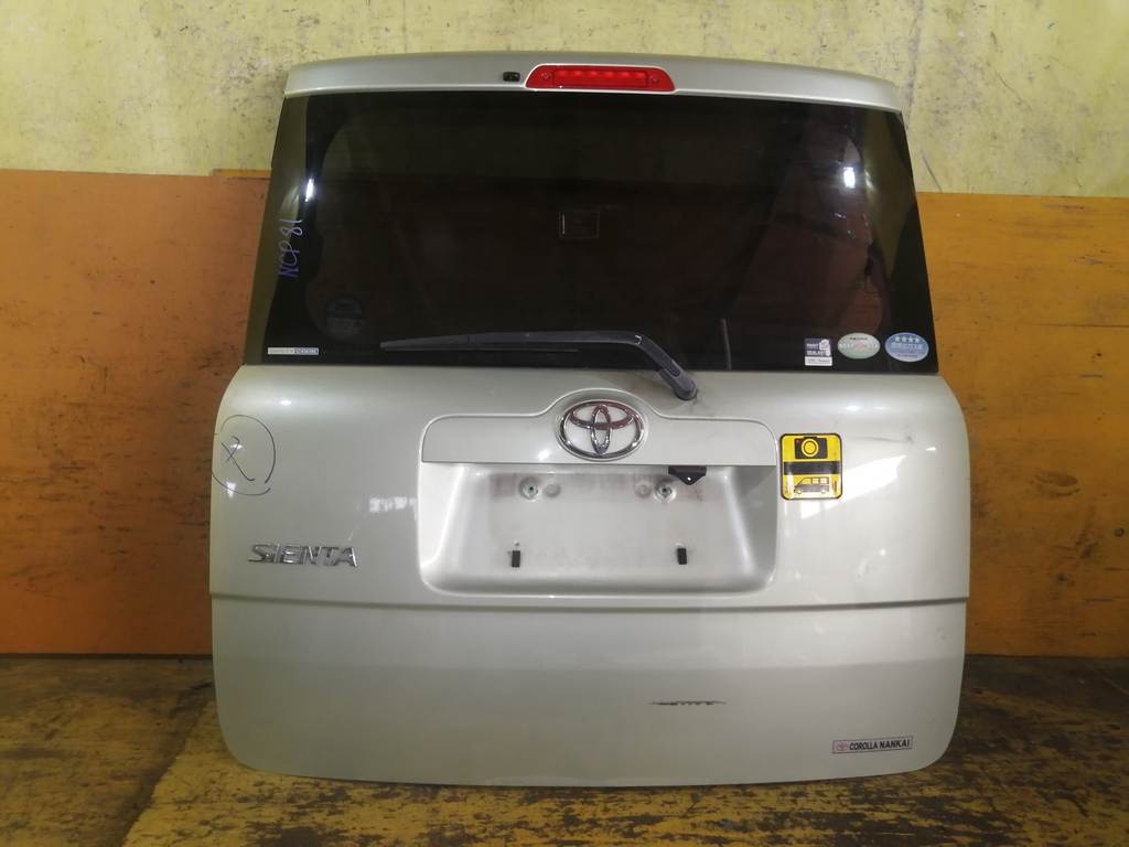дверь 5-я Toyota Sienta