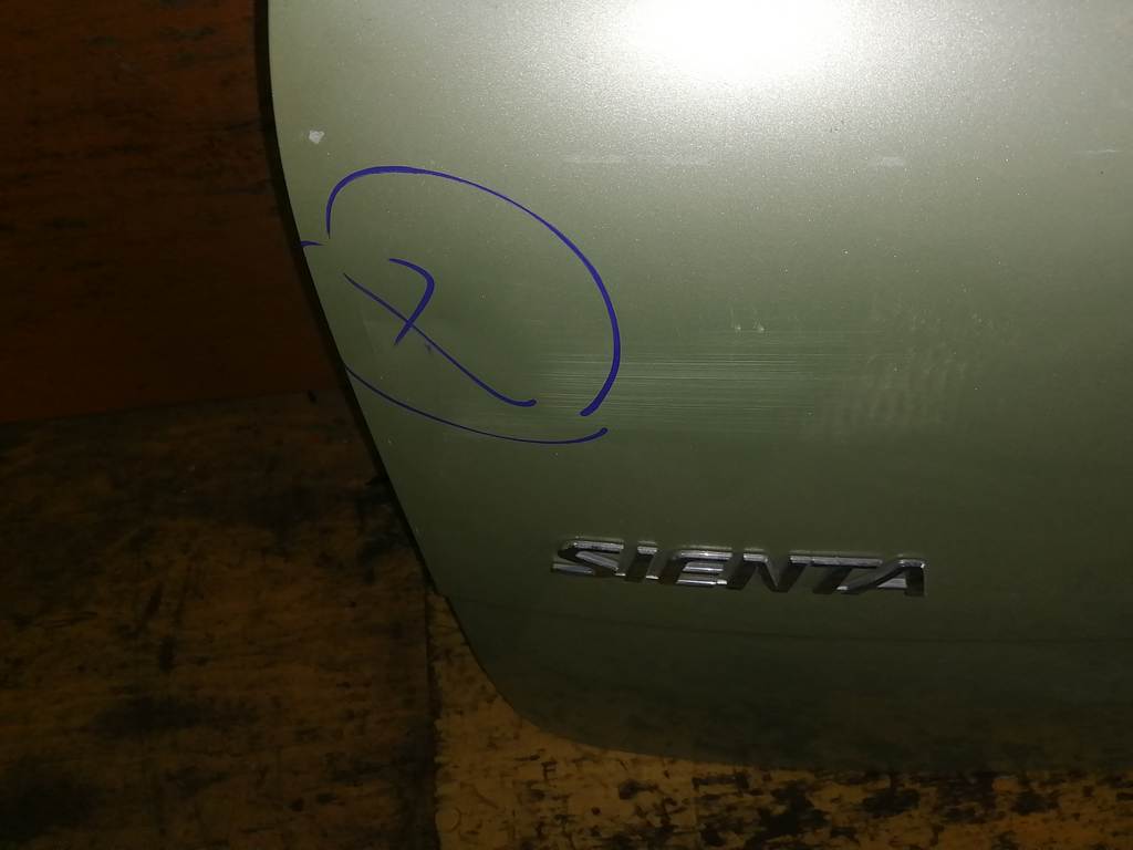 дверь 5-я Toyota Sienta