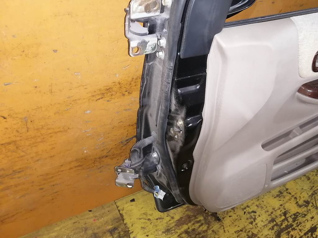 дверь Honda Stepwgn