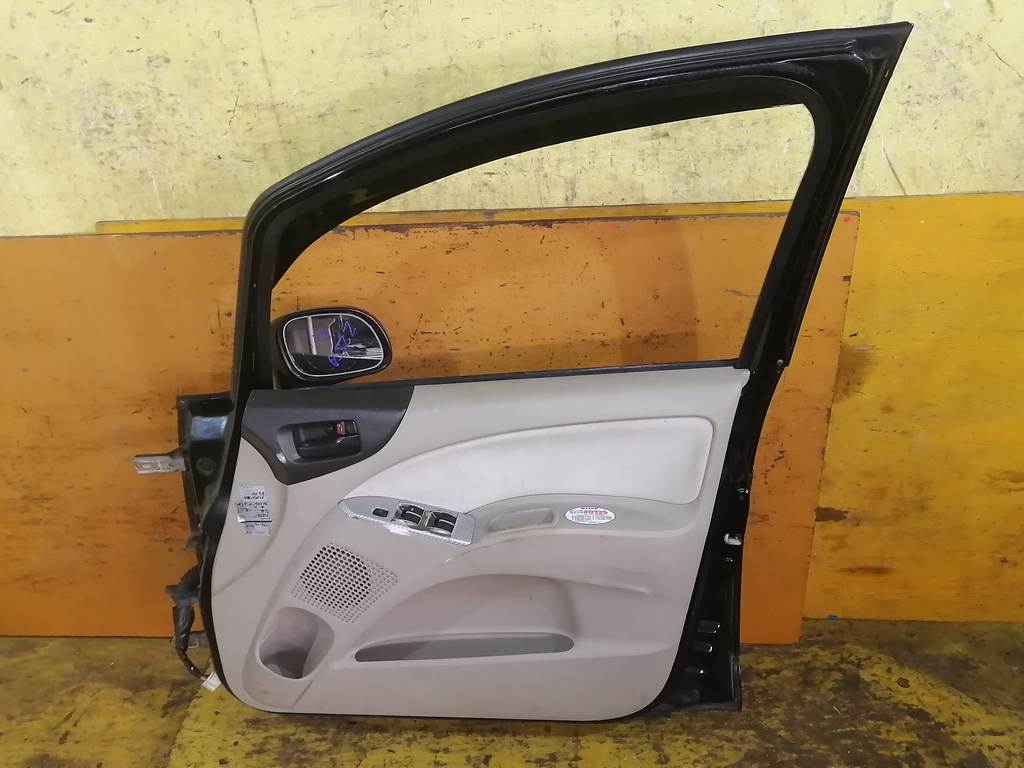 дверь Mitsubishi Colt