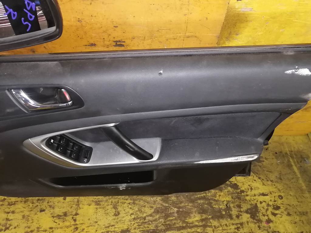 дверь Subaru Legacy