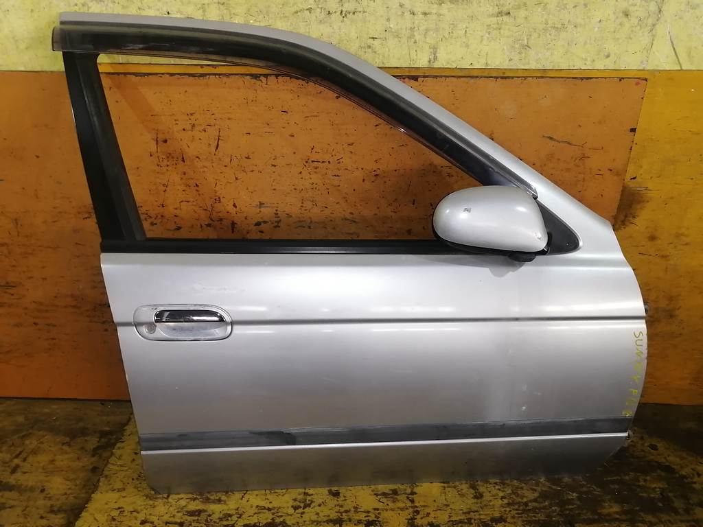 дверь Nissan Sunny
