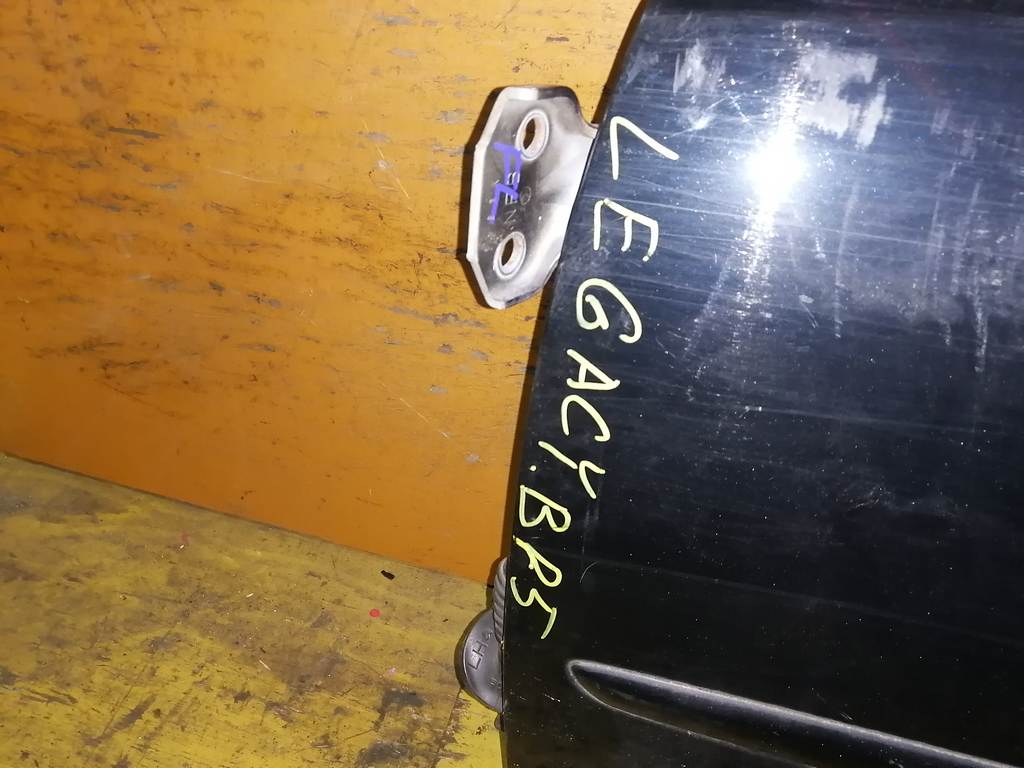 дверь Subaru Legacy