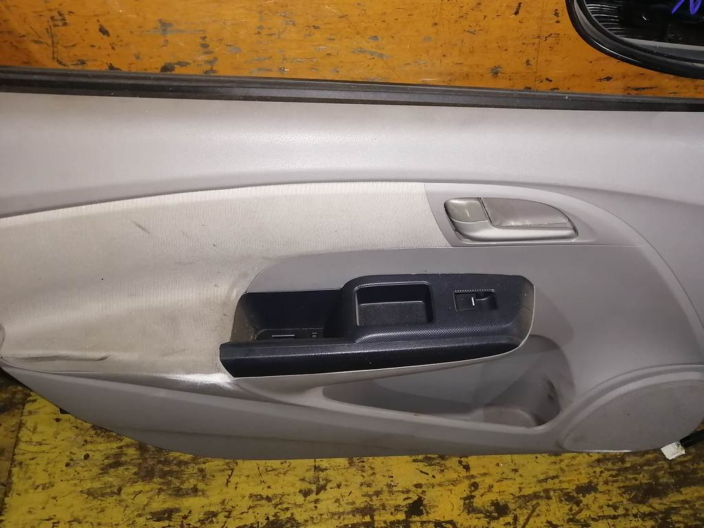 дверь Honda Insight