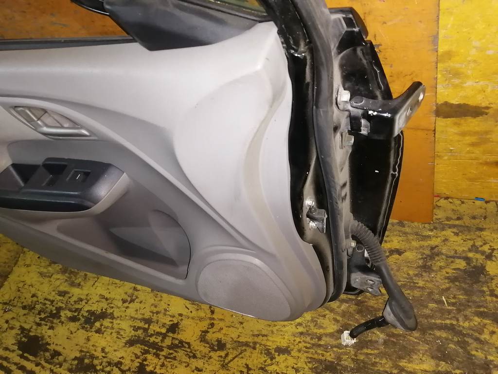 дверь Honda Insight
