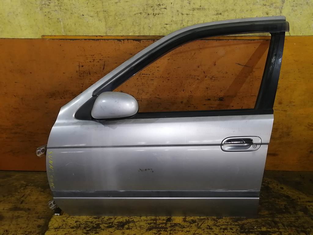 дверь Nissan Sunny