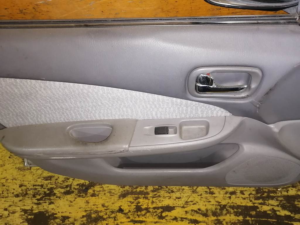 дверь Nissan Sunny