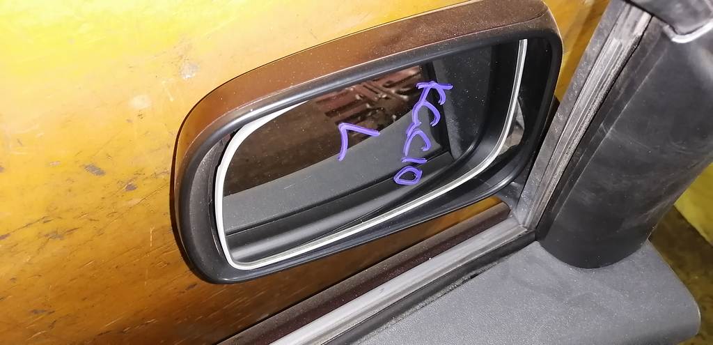 зеркало Toyota Passo