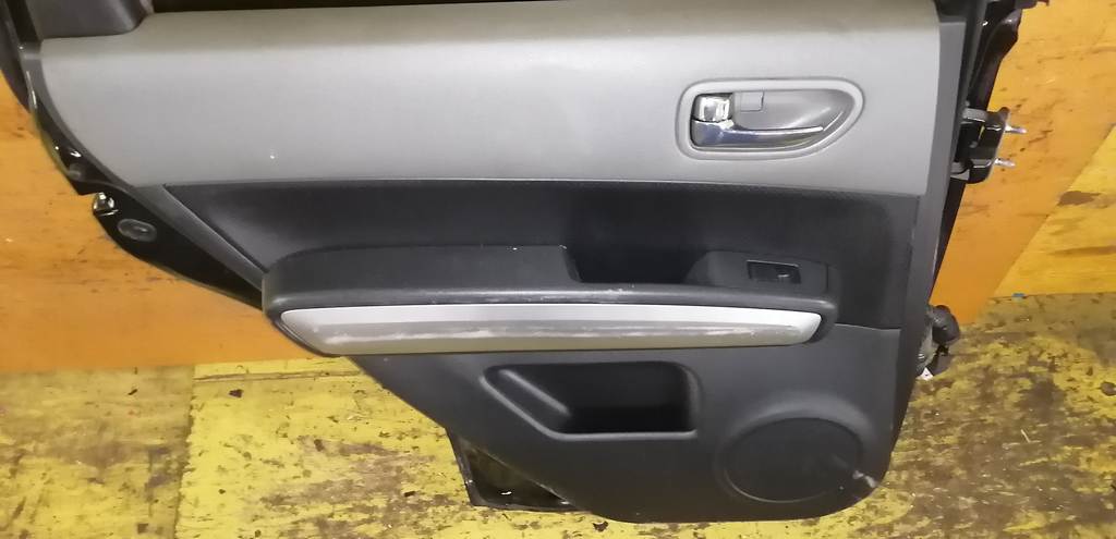 дверь Nissan X-Trail