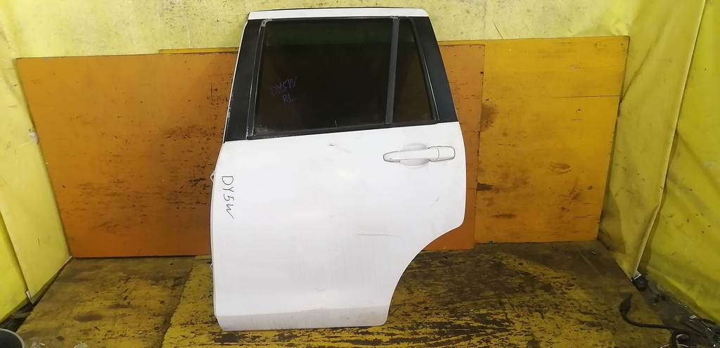 дверь Mazda Demio