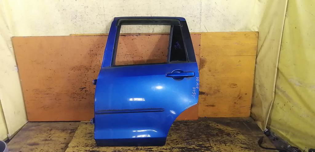 дверь Mazda Demio