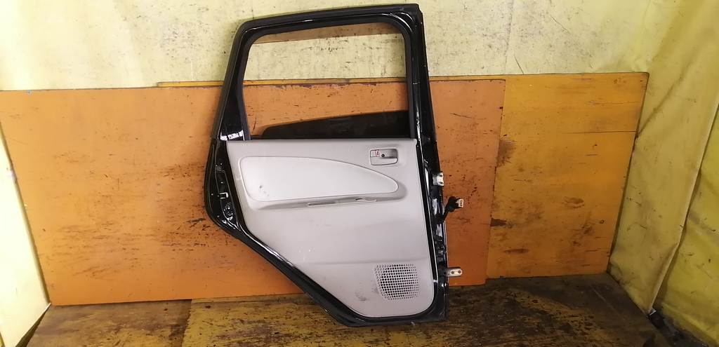 дверь Mitsubishi Colt