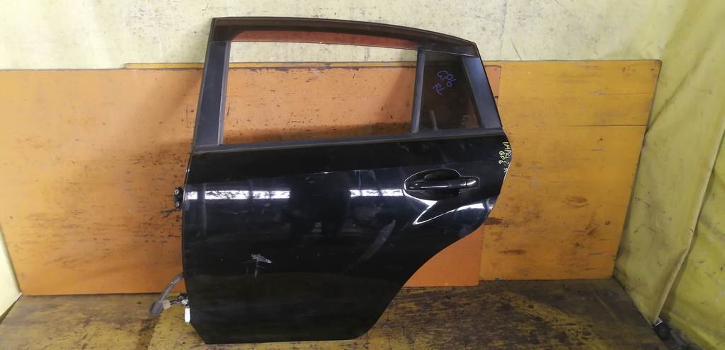 дверь Subaru Impreza