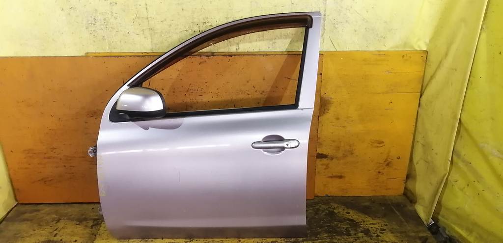 дверь Nissan March