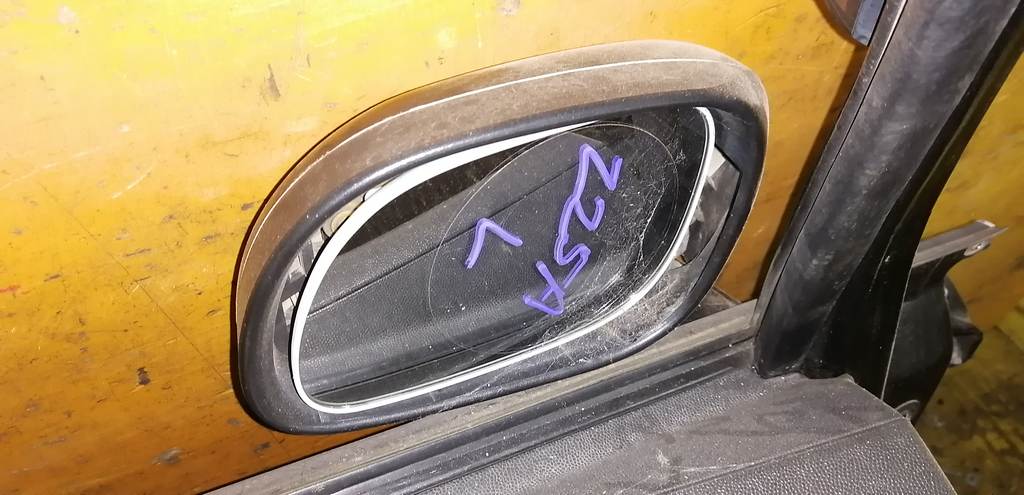 зеркало Mitsubishi Colt
