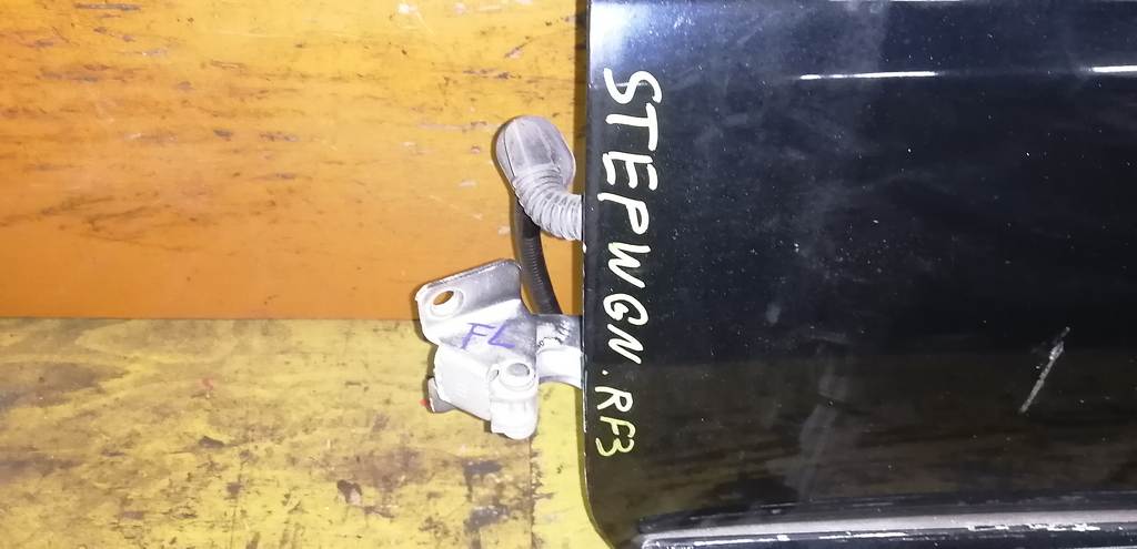 дверь Honda Stepwgn