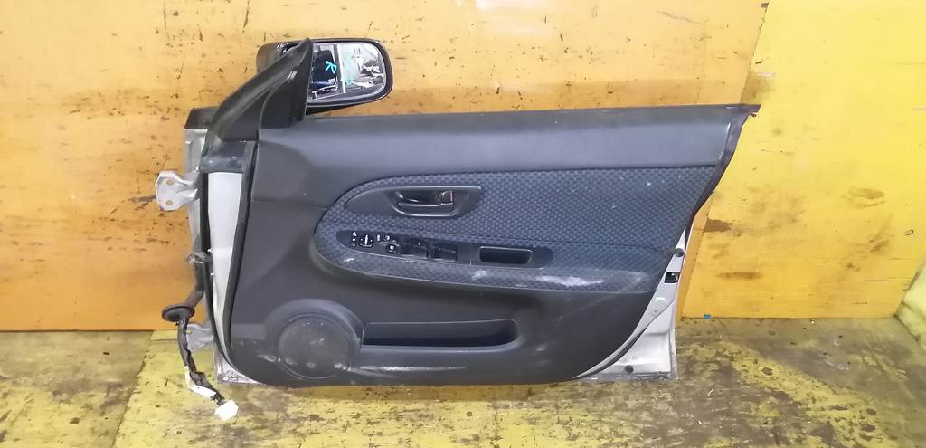 дверь Subaru Impreza