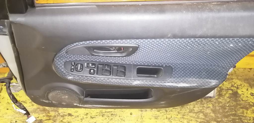 дверь Subaru Impreza