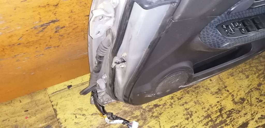 дверь Subaru Impreza