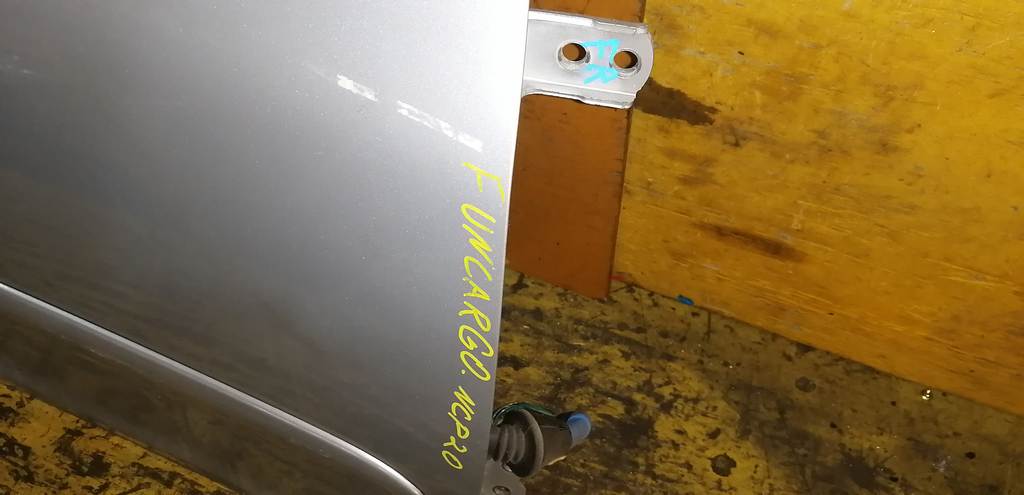дверь Toyota Funcargo