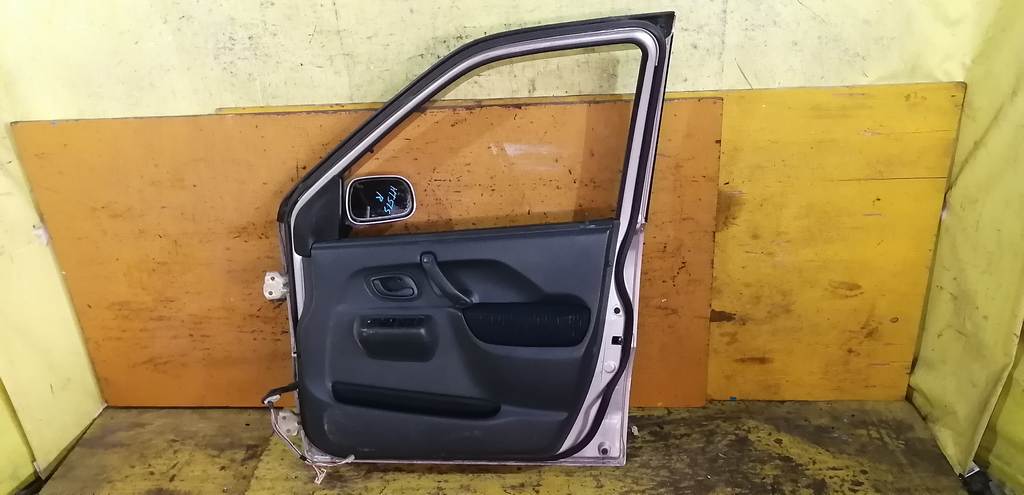 дверь Suzuki Swift
